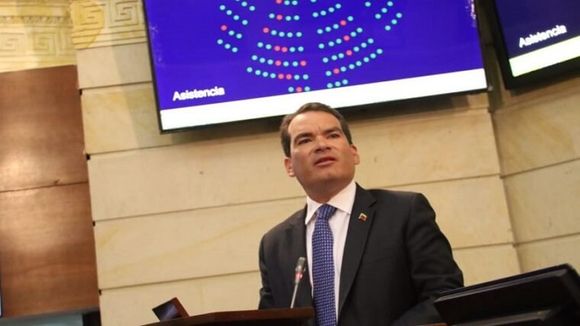 «Maduro convirtió a Venezuela en la cuna del terrorismo»: Guanipa repudia presencia de guerrilleros en el país