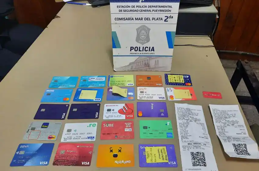 McCombo: caen dos sujetos con tarjetas clonadas en cadena de hamburguesas