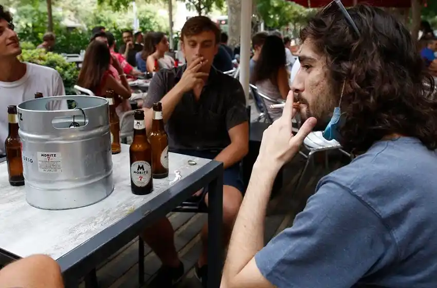 Empresarios hoteleros y gastronómicos contra el proyecto de prohibición de fumar