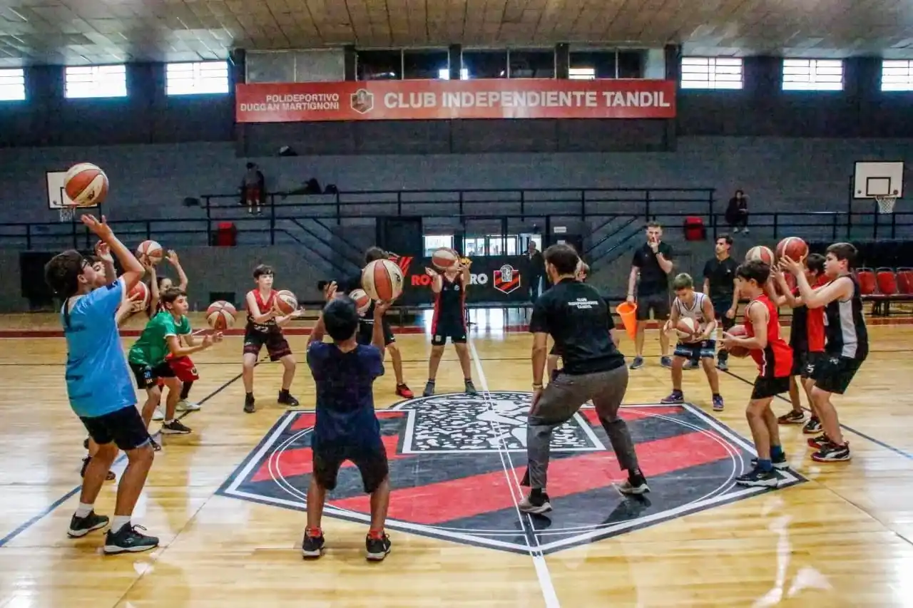 Formar personas a través del deporte, el proyecto integral del club Independiente.