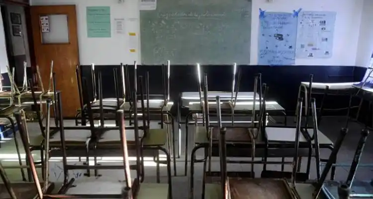 Docentes inician paro por 48 horas