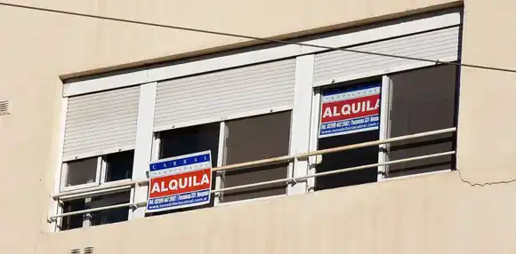 Naftas, alquileres, prepagas y más: las subas que llegan en noviembre y golpean el bolsillo