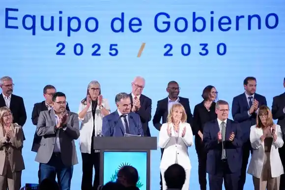 Orsi juró como nuevo presidente de Uruguay