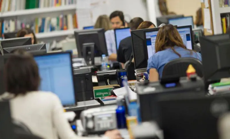Para ahorrar energía, el Gobierno dispuso que los empleados públicos trabajen a distancia