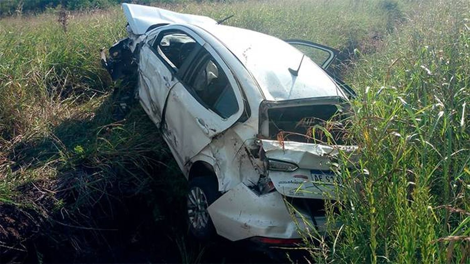 Auto y camioneta chocaron  en ruta entrerriana