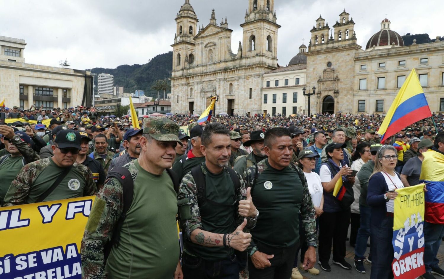 Las verdaderas razones de los militares que están contra Petro