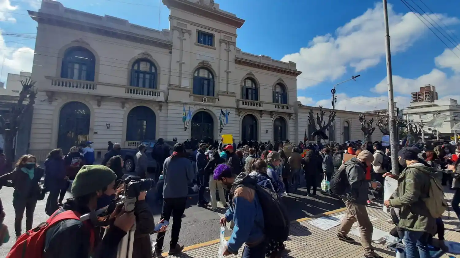 Vecinos marcharon frente a la Municipalidad de La Matanza por la Reserva Natural de Laferrere