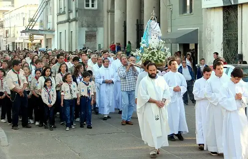 Devoción de la comunidad por su Patrona, la Virgen del Rosario