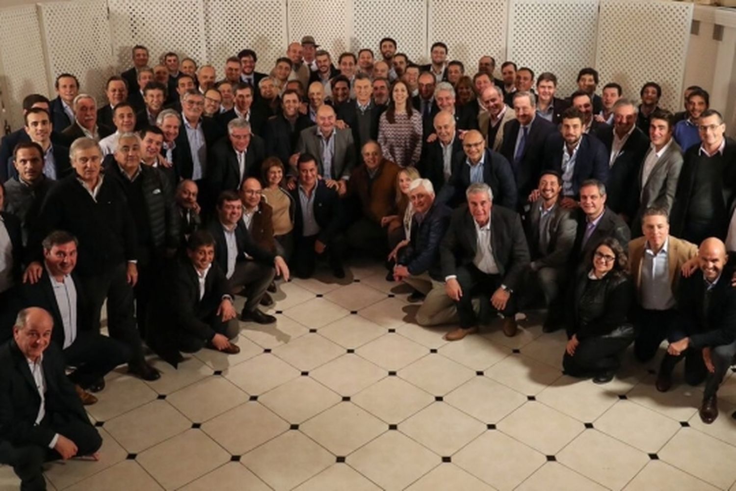 Macri convocó a 69 intendentes bonaerenses de Cambiemos en Olivos