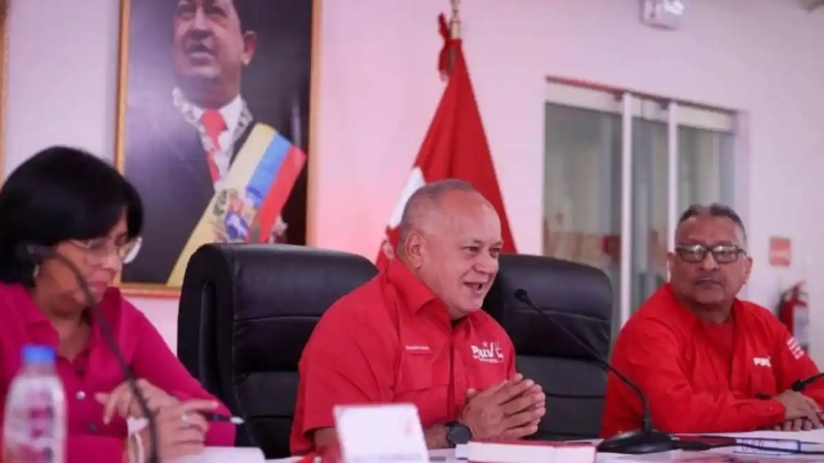 Diosdado sobre María Corina Machado: «Así se vista, NO VA, y más con todo lo que está saliendo y va a seguir saliendo»