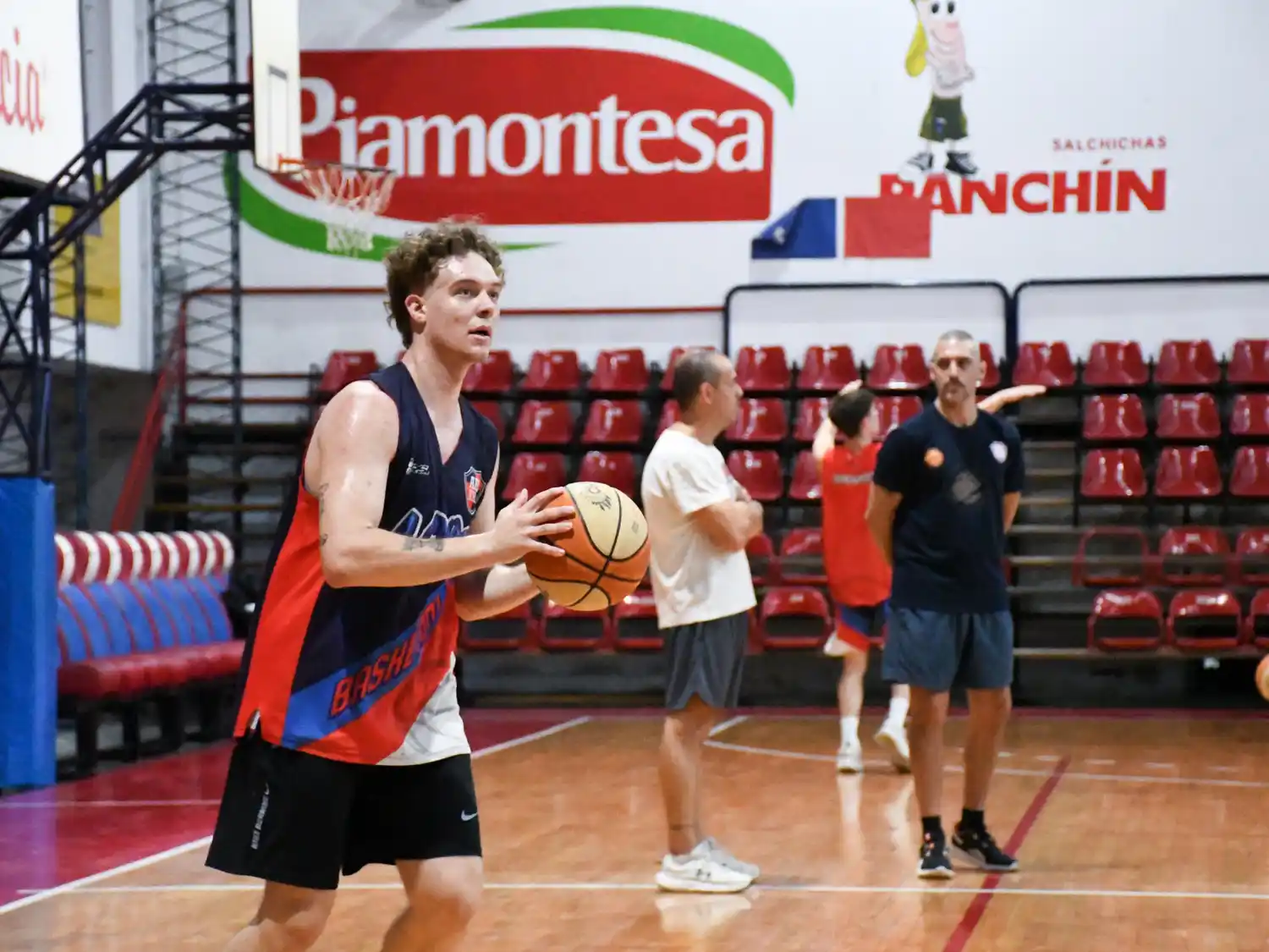 La Flor Nacional puso primera.