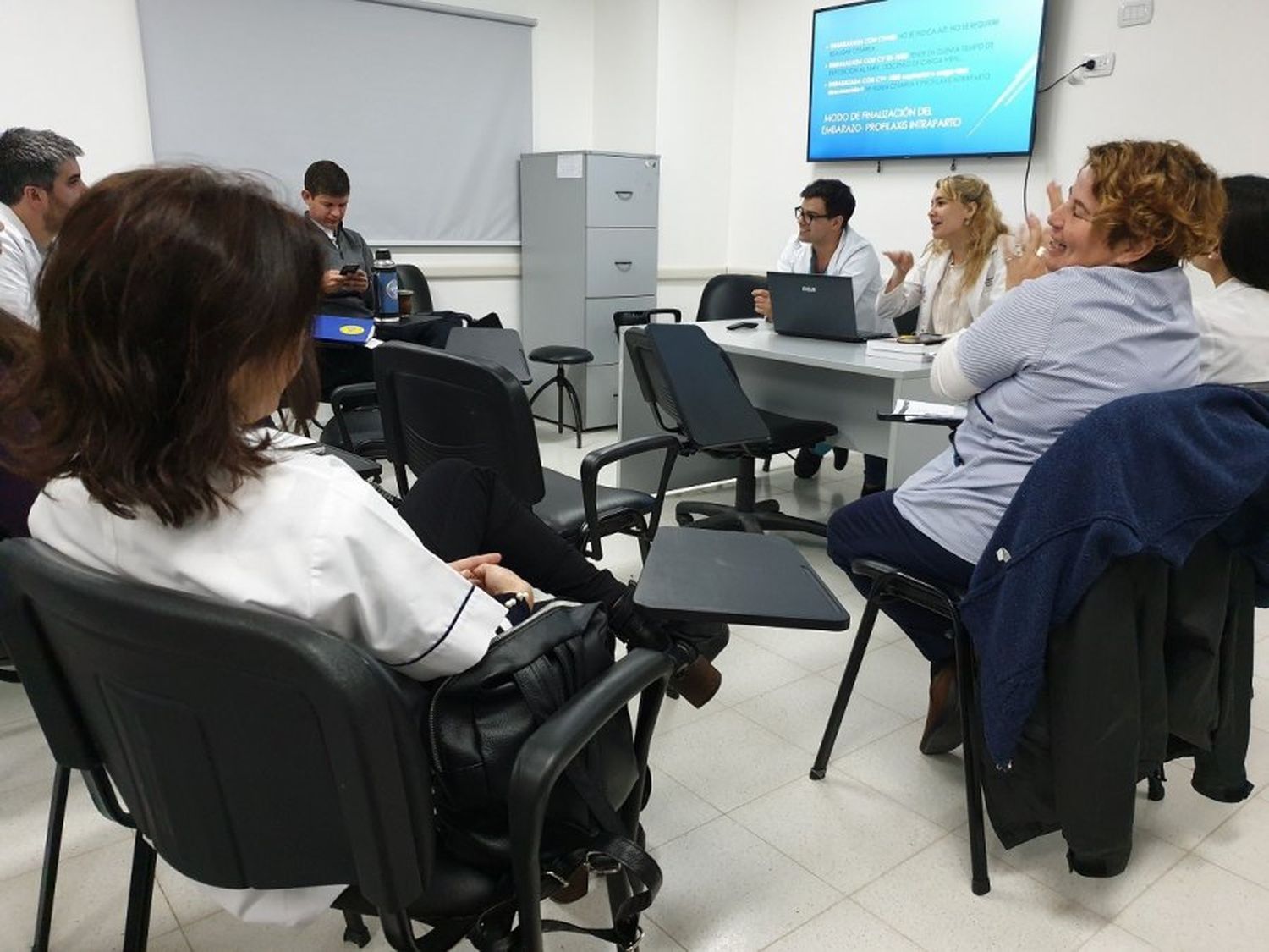  Encuentro entre médicos pediatras residentes y  profesionales del Consultorio Amarillo