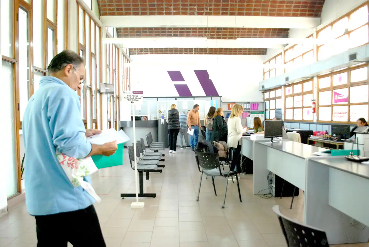 En  54 y 63. Se encuentra la Agencia de Recaudación del municipio