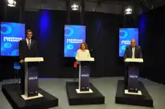 Las fotos del debate: las caras y los gestos de los candidatos
