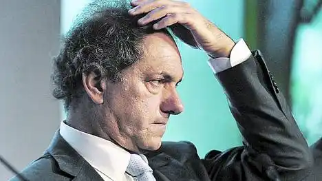 Pese al enojo de Scioli, intendentes evalúan suba de impuestos de hasta 45% 