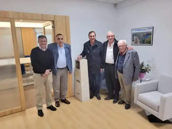 El intendente Javier Gastón continúa en su visita oficial en España