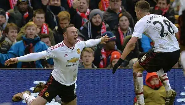 El United se impuso en Liverpool y sumó tres puntos clave
