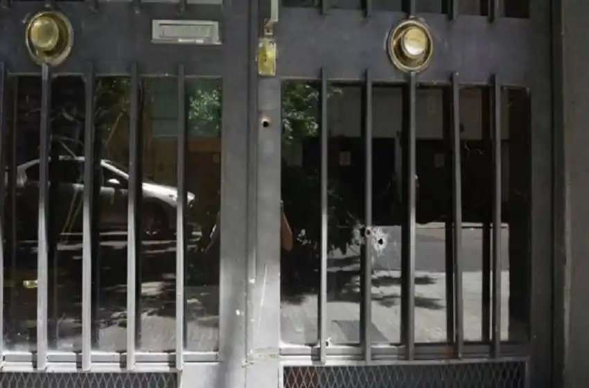 Descartaron que el tiroteo contra el edificio de Ayacucho al 1400 haya sido una amenaza contra la Justicia