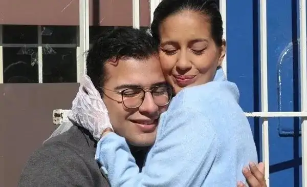 César Sena y Cecilia Strzyzowski, la víctima.