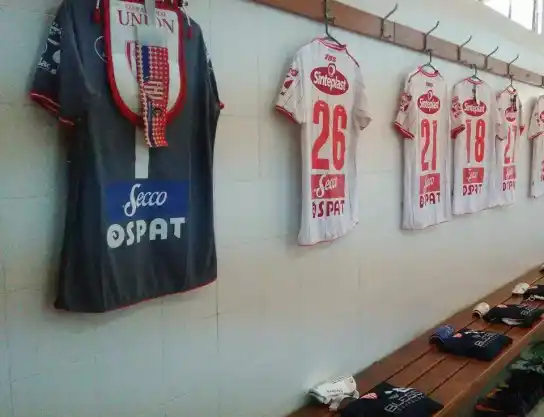 Unión presenta las nuevas camisetas en internet