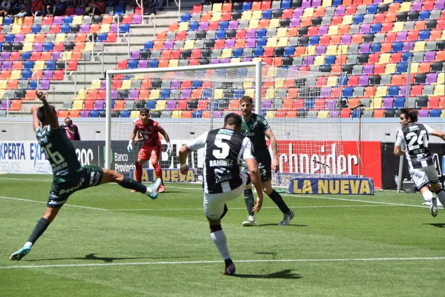 Empates en Santiago, Vicente López y Banfield
