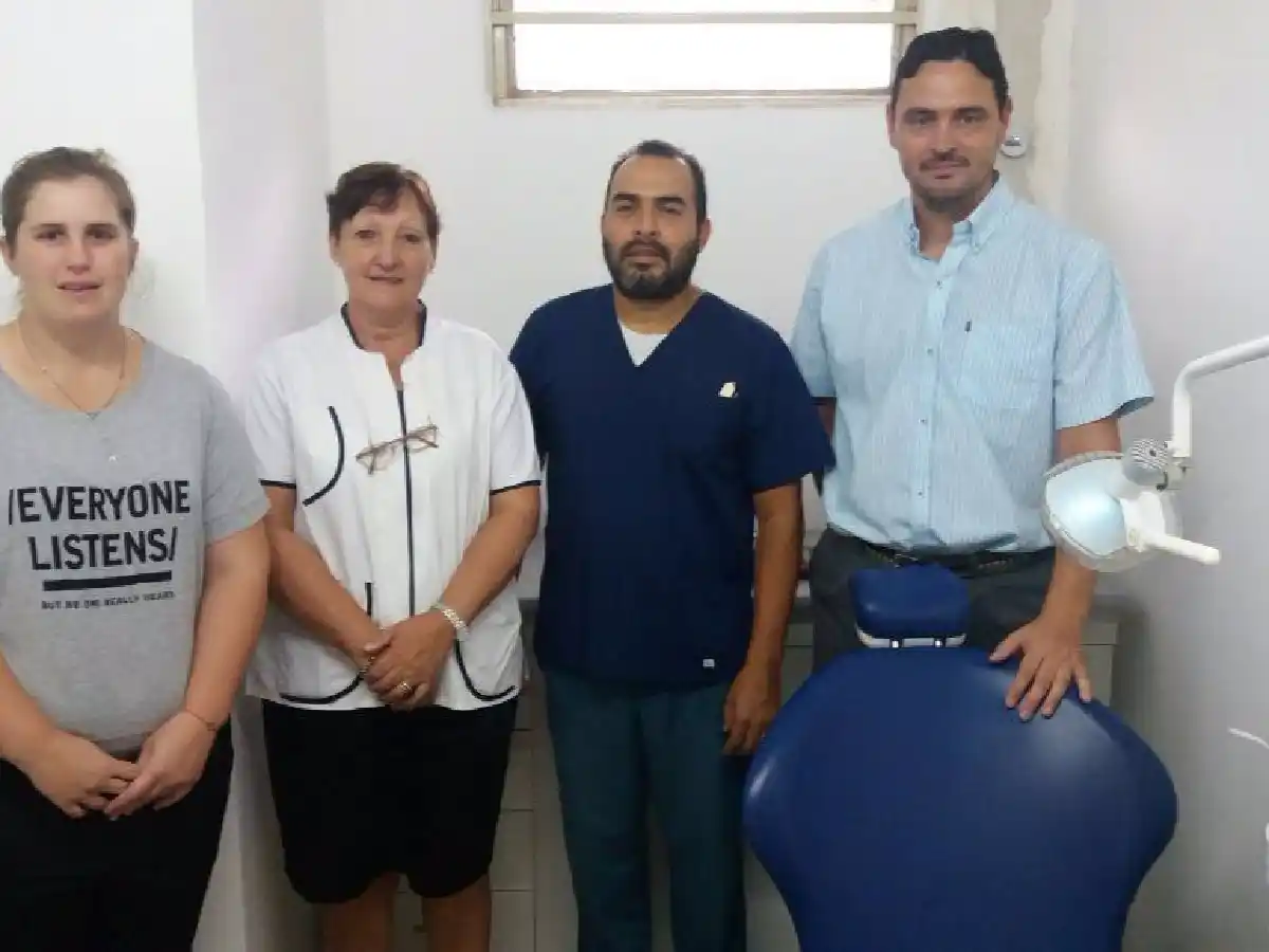Zenón Pereyra  con nueva sala  odontológica          