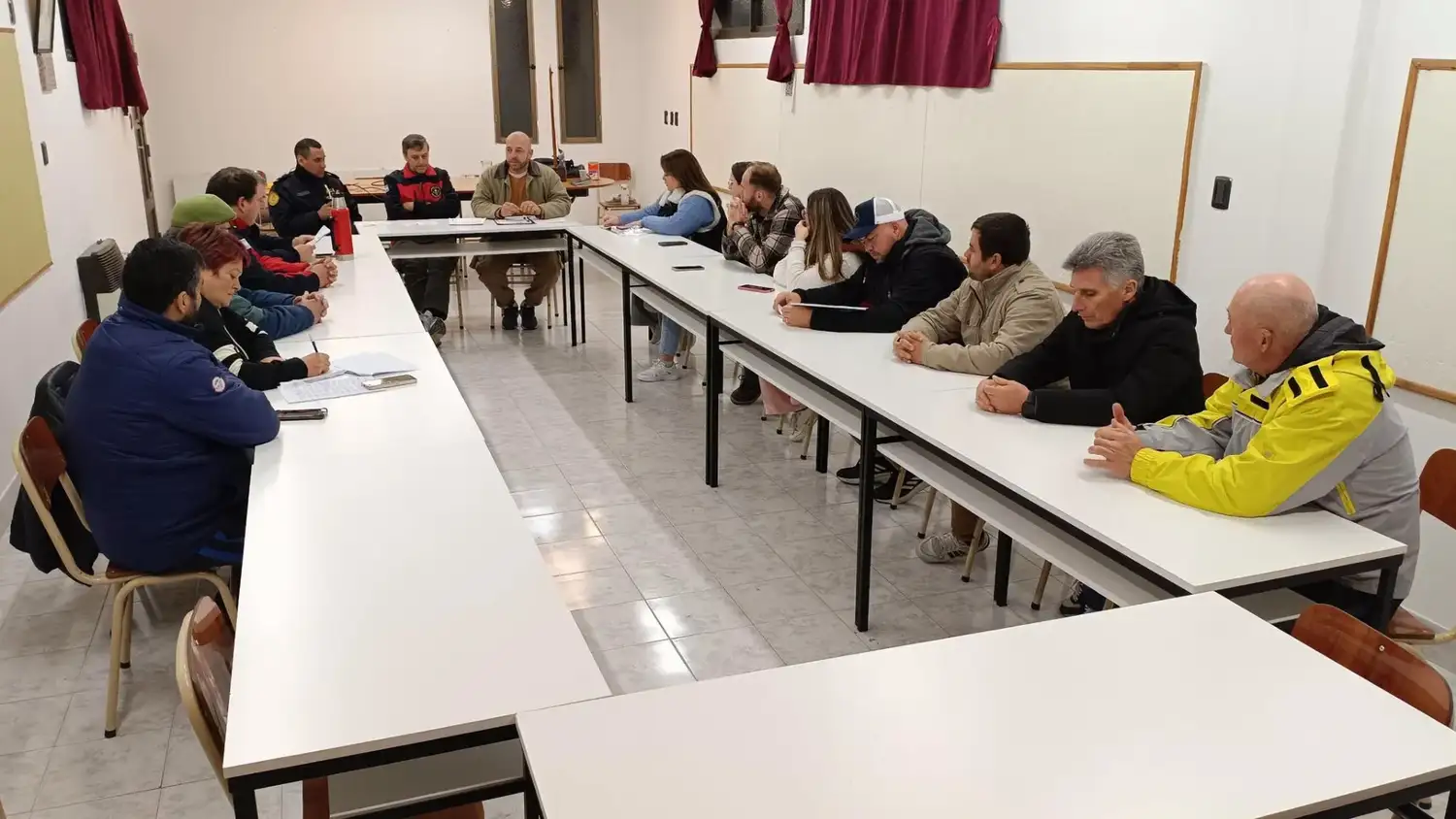 Defensa Civil de Crespo coordinó acciones para fortalecer la respuesta ante emergencias