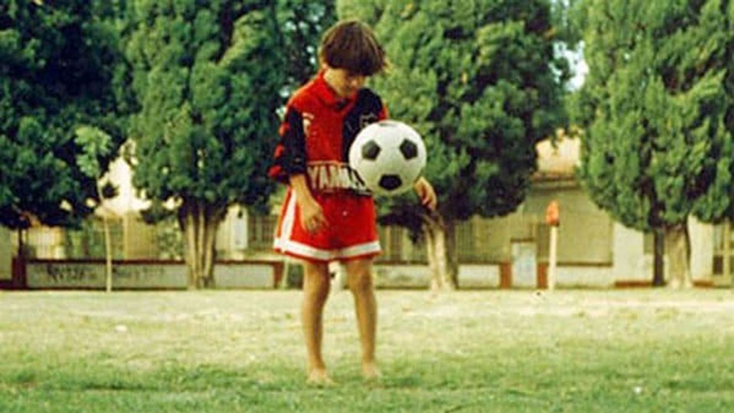 Messi de pequeño necesitó el tratamiento de hormonas que hoy no se consiguen en Argentina.