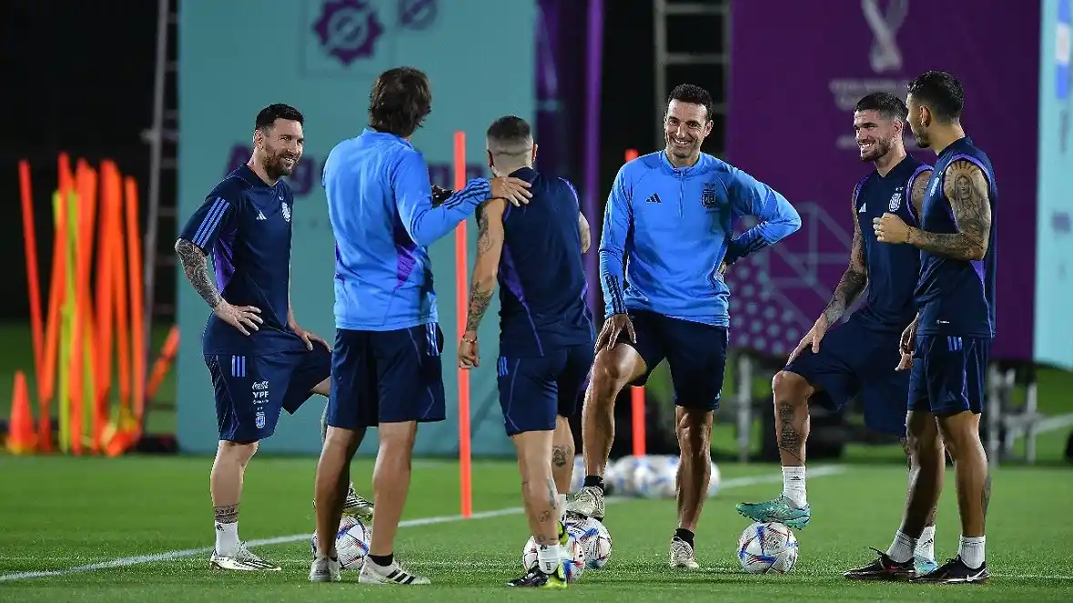 Scaloni perfila cuatro cambios para enfrentar a México