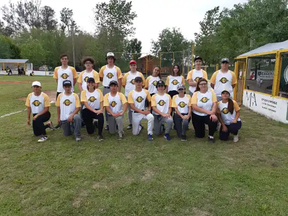 Se presentó Mayense de Victoria en "La Olla"