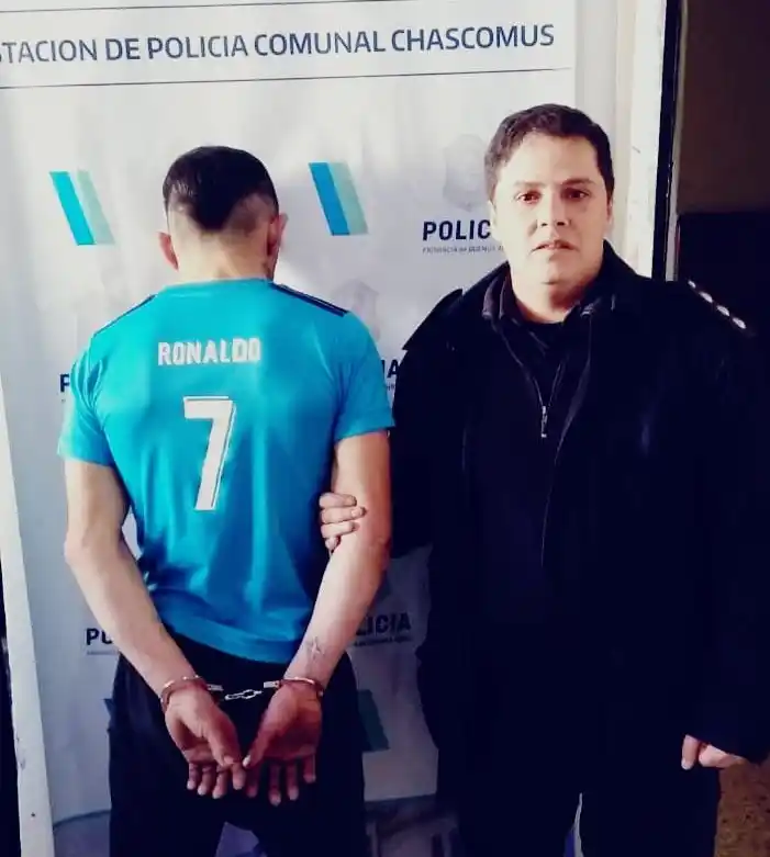 Persecución a un sujeto terminó con su aprehensión y personal policial con lesiones leves