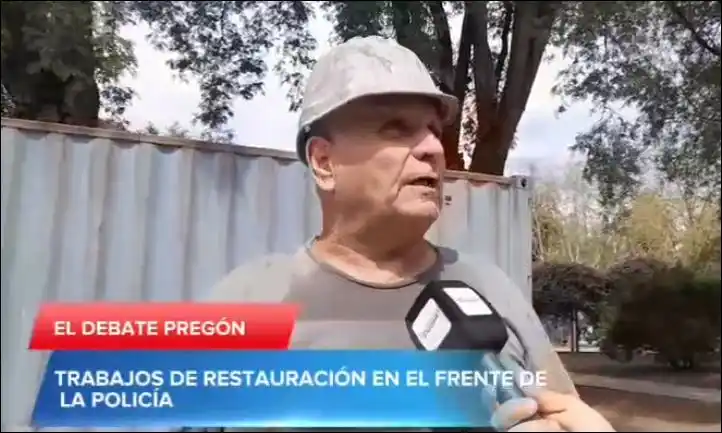 Trabajos De Restauración En El Frente De La Policía