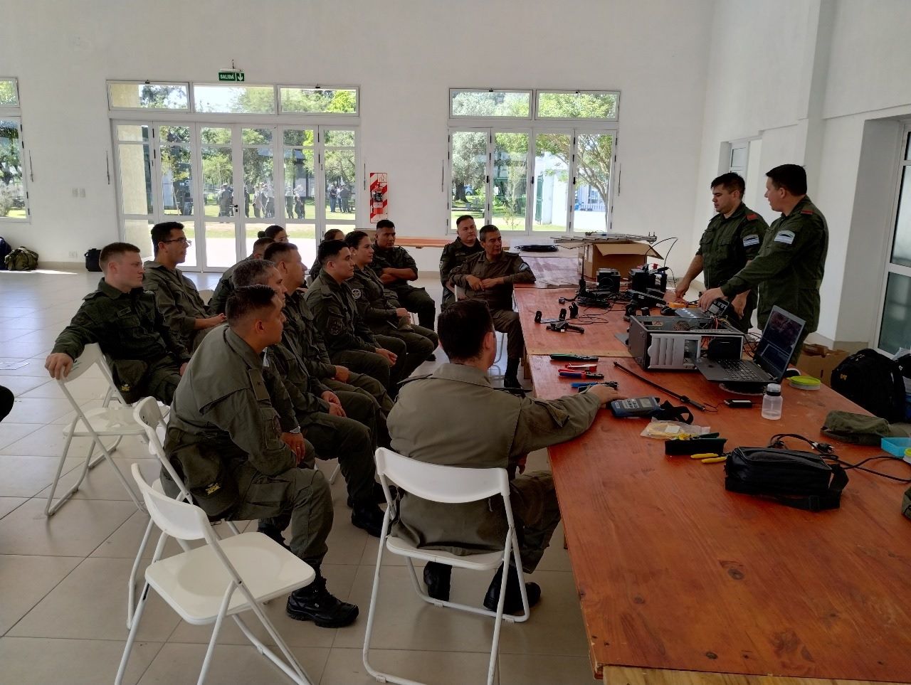 Jornada de Actualización Tecnológica para el Personal de Comunicaciones de Gendarmería Nacional 