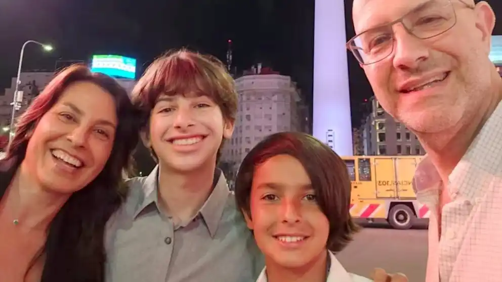 Laura y Sergio, junto a sus hjos Ian e Ivo