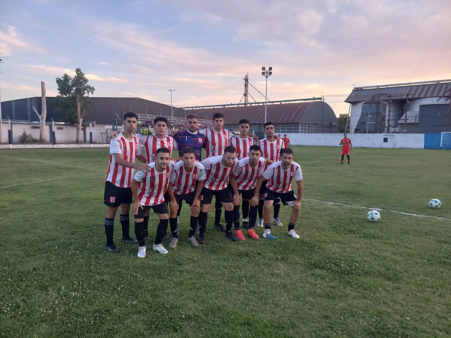 Fútbol local: Los últimos dos campeones cierran la primera fecha