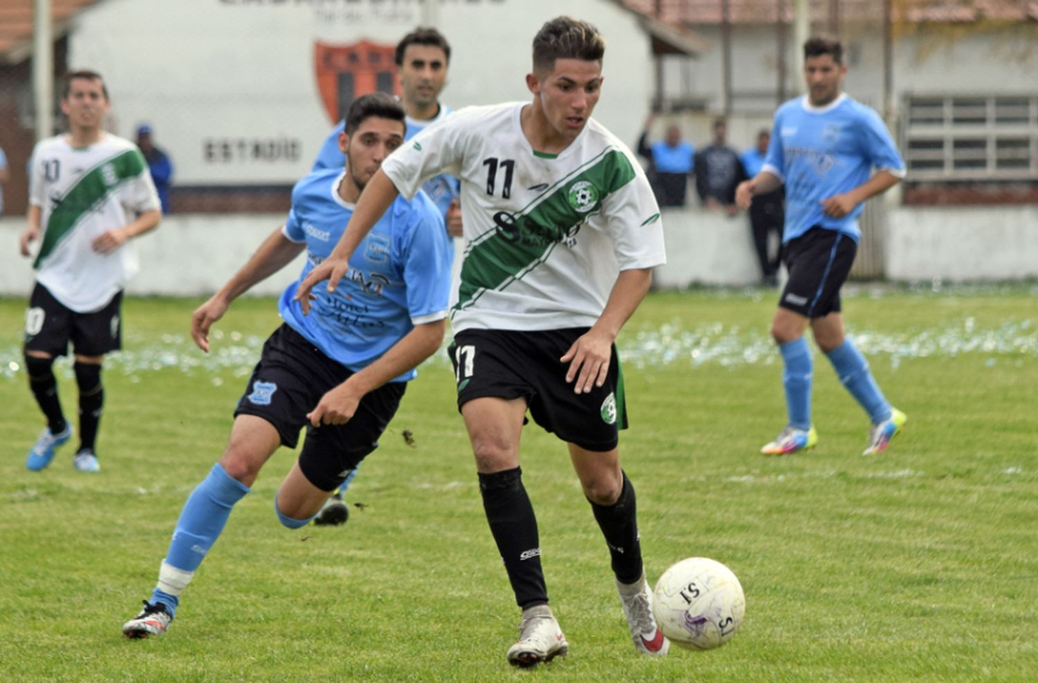 Fútbol local: se larga la penúltima fecha