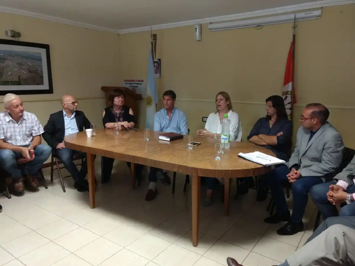 Con legisladores de ambas  provincias, se reúnen en  Josefina por seguridad