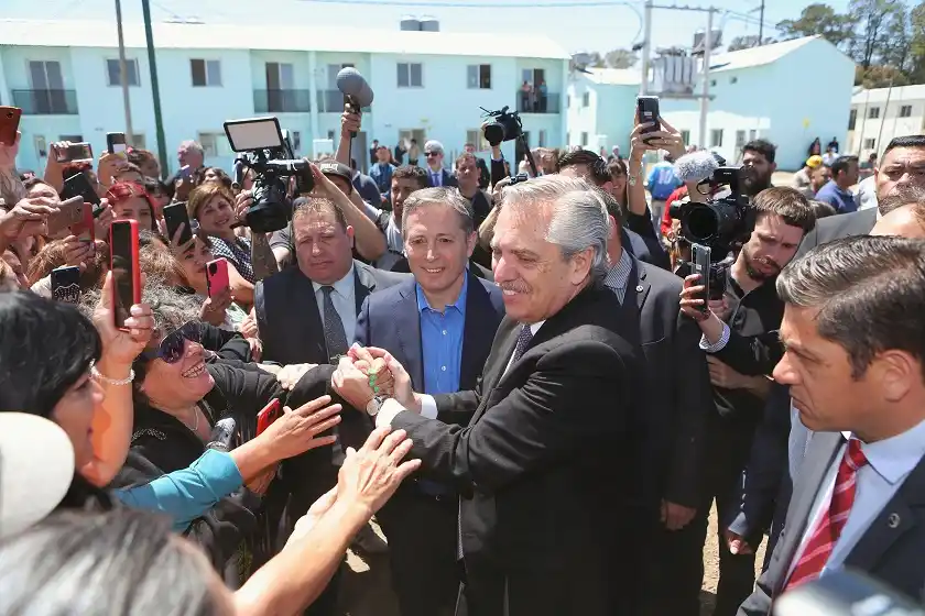  Alberto Fernández y Gray inauguraron 114 viviendas en Esteban Echeverría