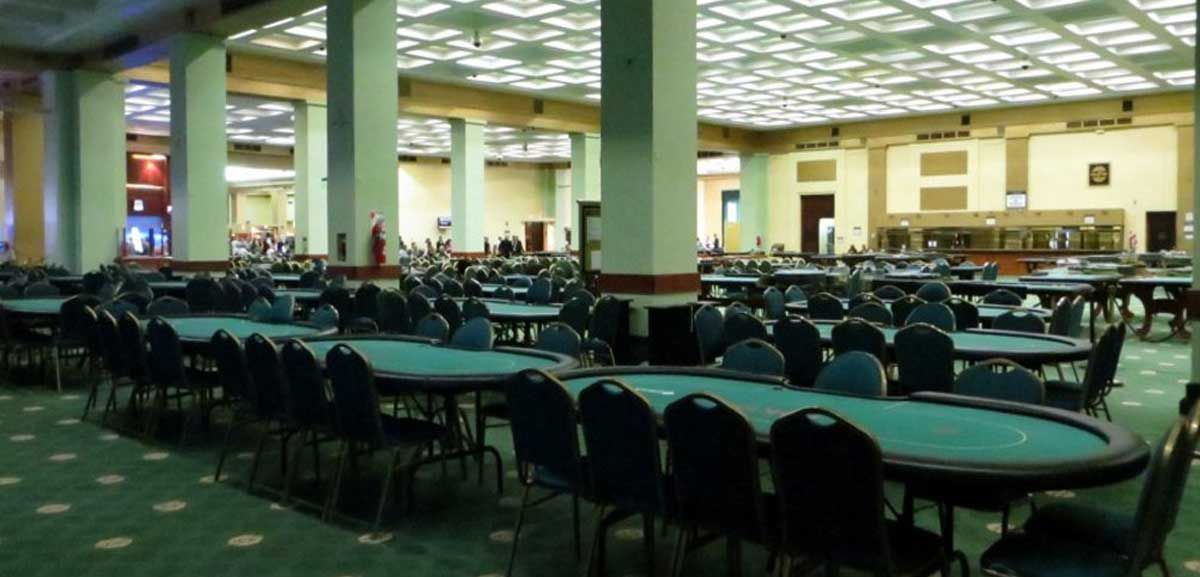 Acatamiento total en el paro de casineros