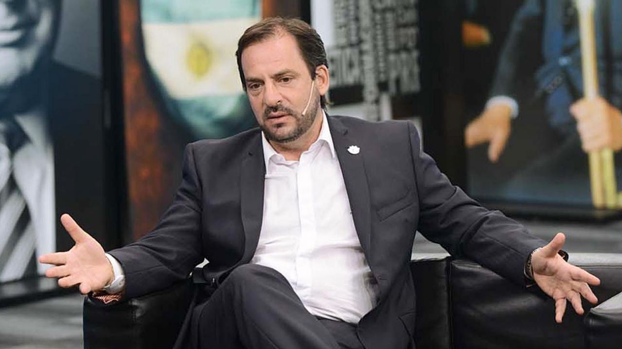 El jefe comunal de Escobar se defendió