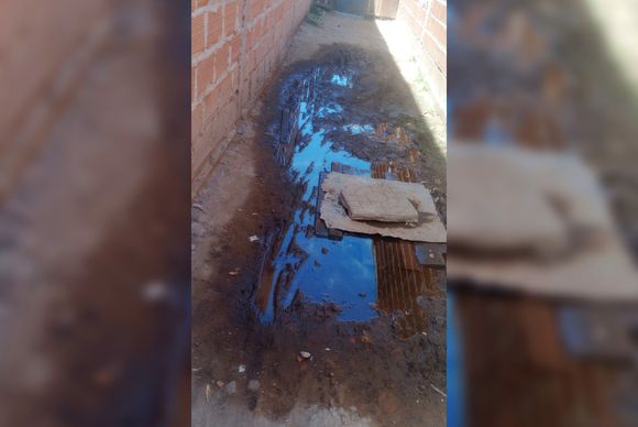 Barrio El Argentino: queja por cloacas rebalsadas en calle Brennan