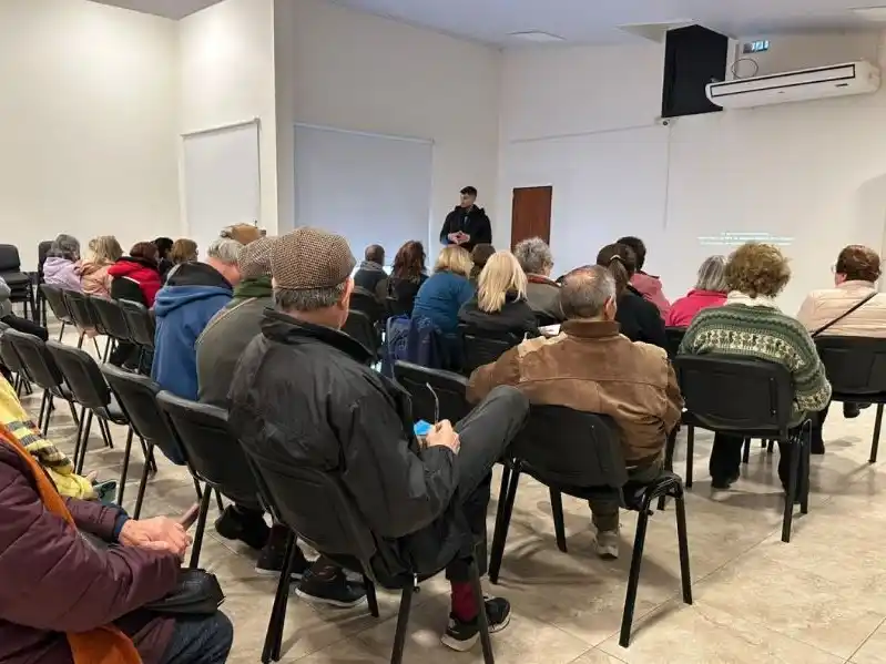 Continúa el programa “Conectados +60”: tecnología y autonomía para personas mayores