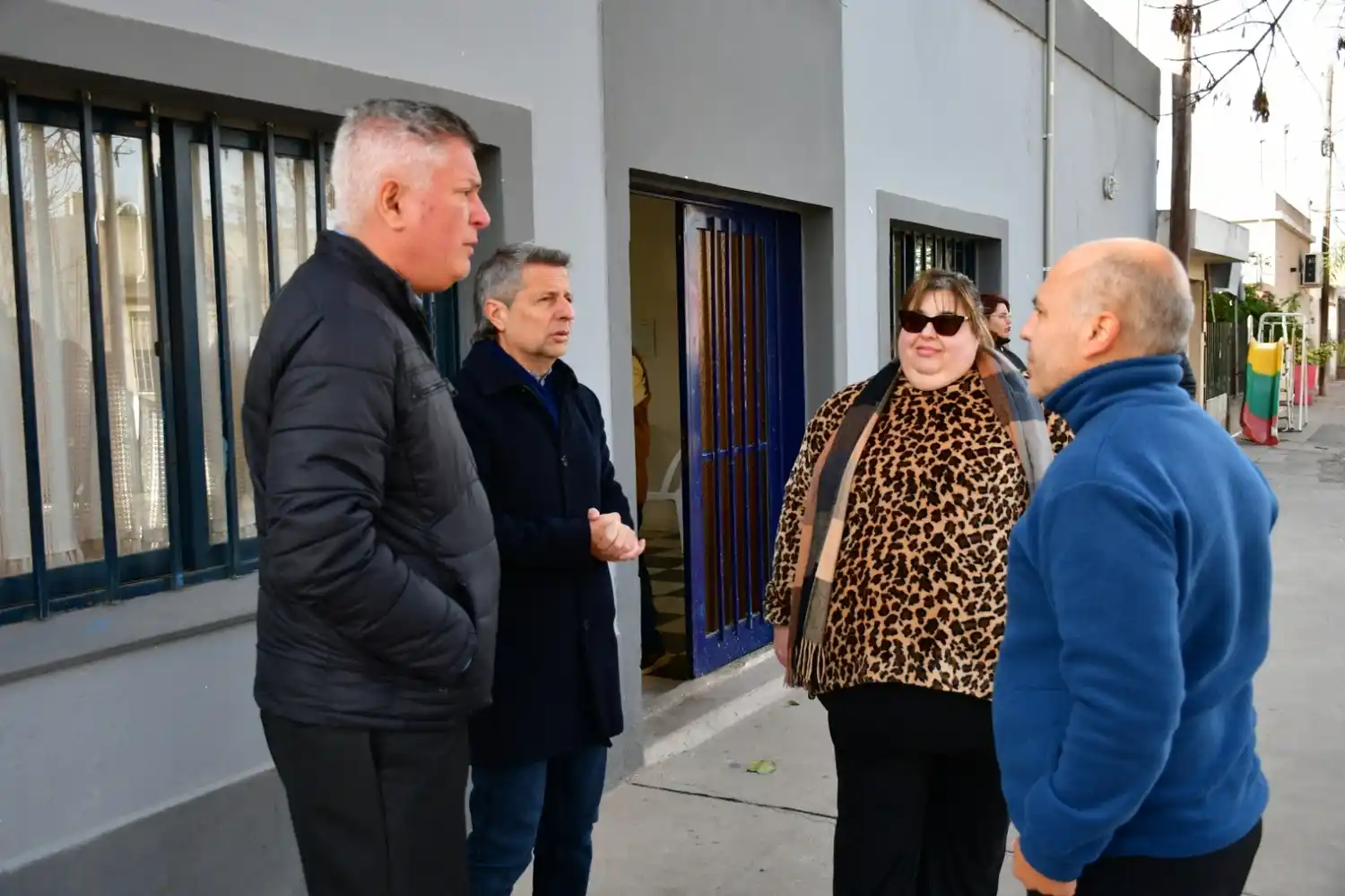 El intendente de San Francisco habló con vecinos del barrio.