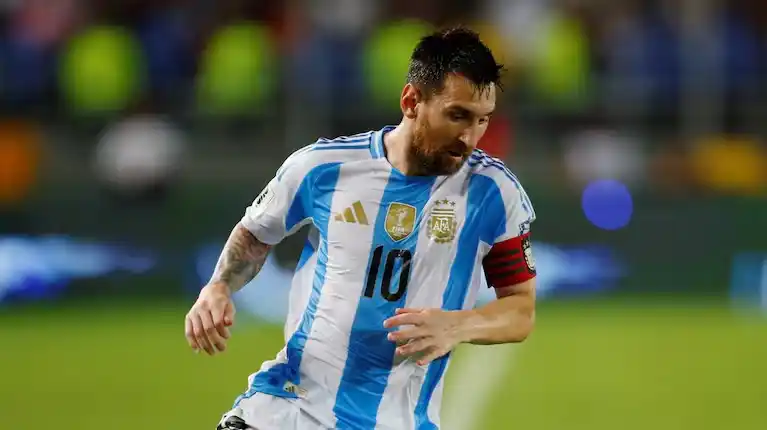 Con Lionel Messi desde el arranque, la Selección argentina se mide ante Bolivia