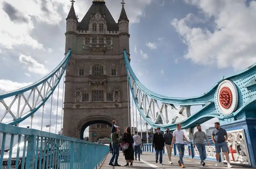 Reino Unido recibe las primeras dosis de la vacuna que aprobó contra el coronavirus