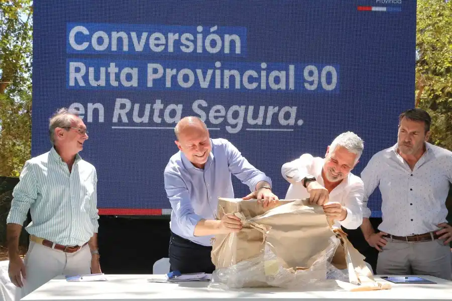 Perotti encabezó la apertura de ofertas para transformar la Ruta Provincial N°90 bajo el concepto de “Ruta Segura”