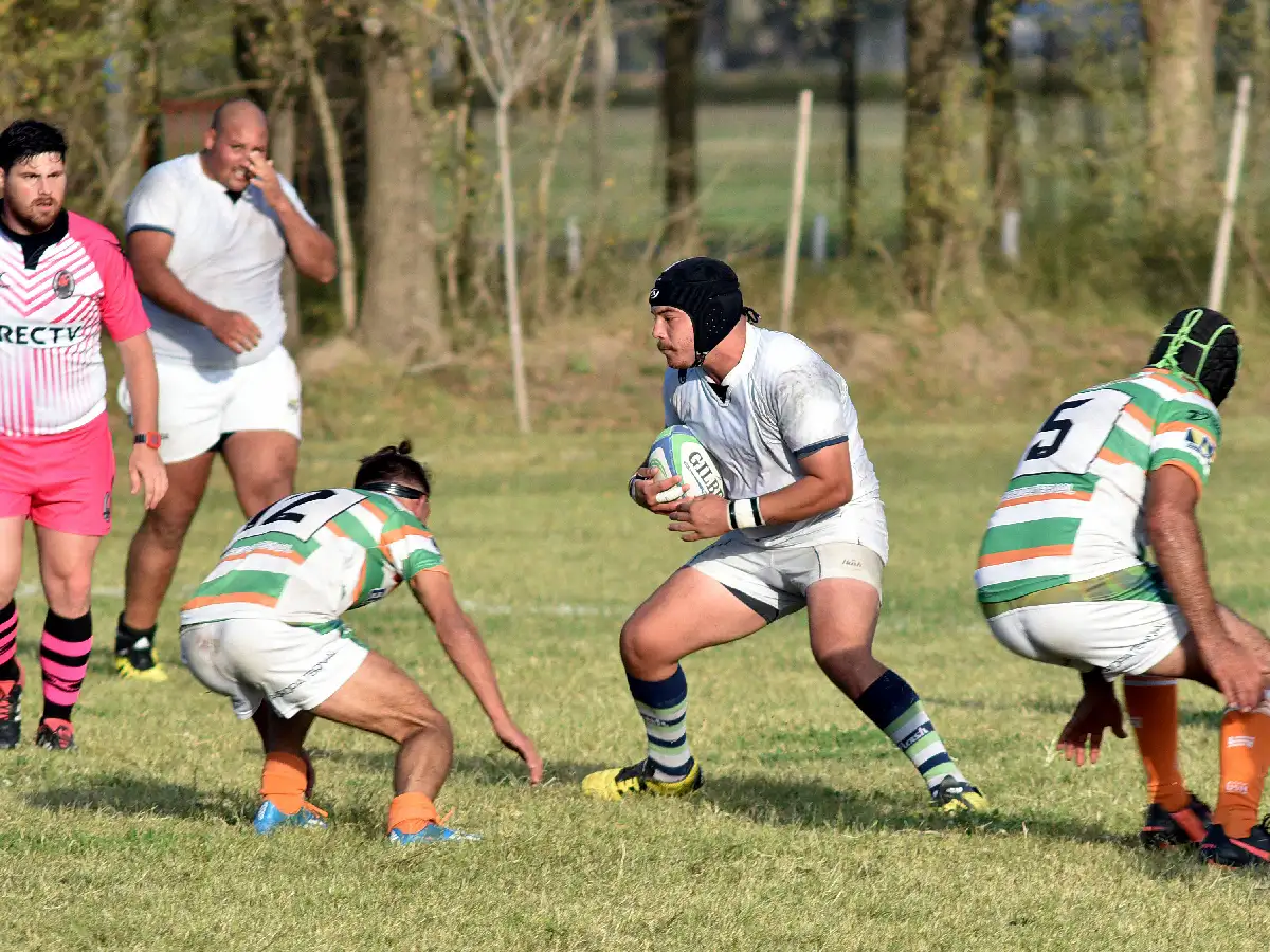 Los Charabones son locales ante La Carlota RC