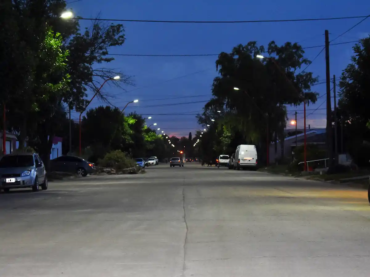  Devoto: el bulevar Alem  “brilla” con nuevas led      