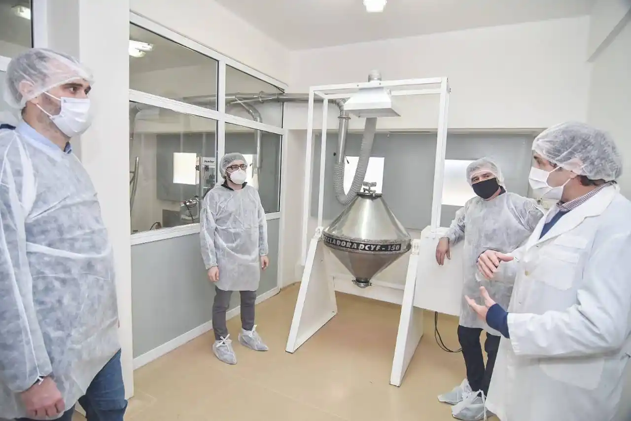 Pami ratificó su alianza estratégica con el laboratorio público de Hurlingham