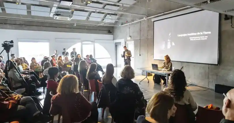 Convocatoria nacional para Presente Continuo, el programa que cruza arte, ciencia y tecnología